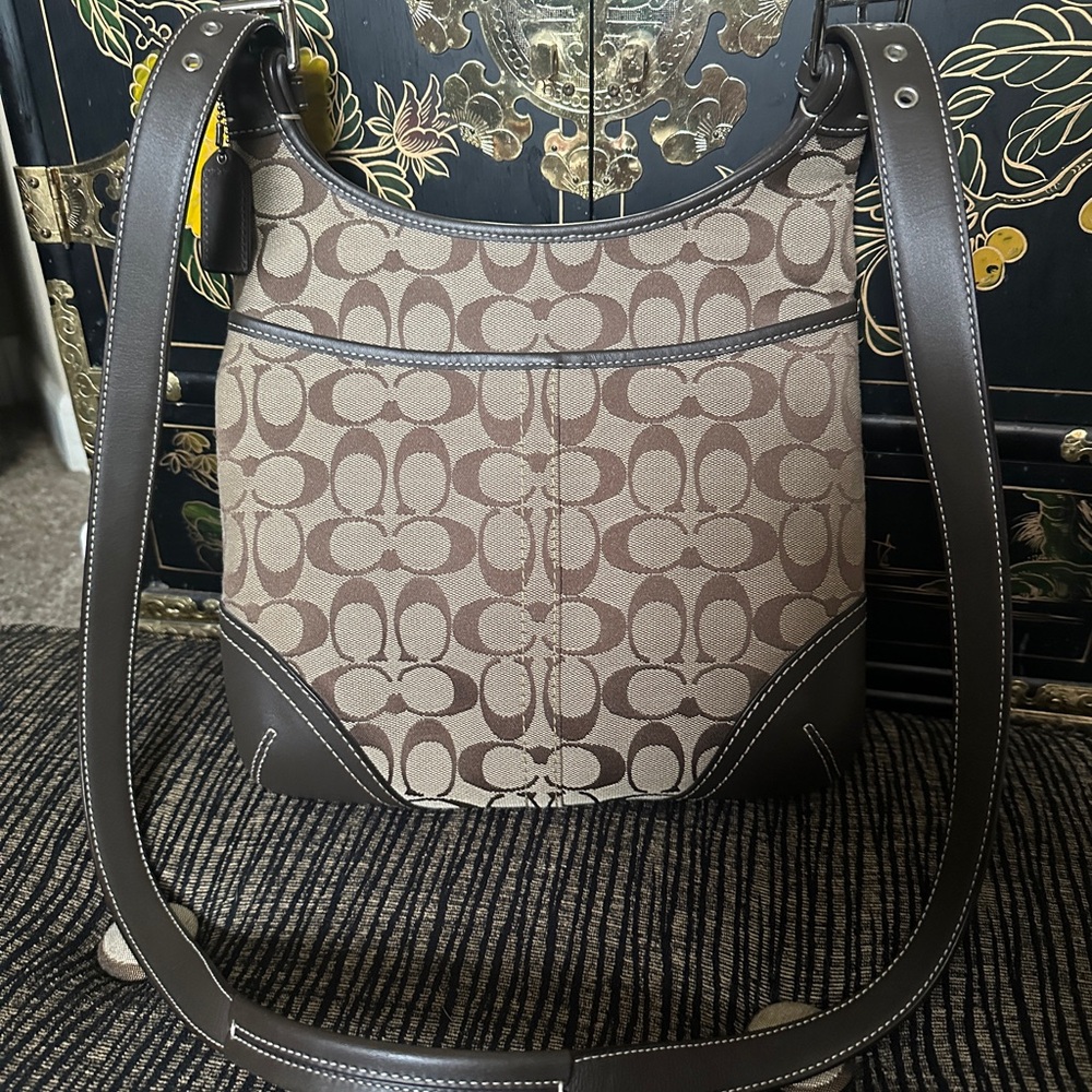 Coach Hamptons Signature Hippie Bag in Brown/Tan